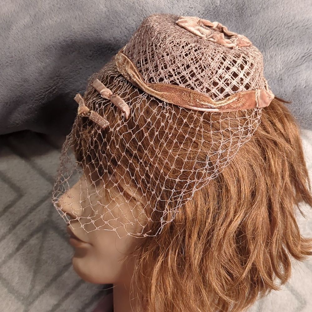 Wedding fascinator, taupe fascinator, taupe pill box with veil - Picture 3 of 10